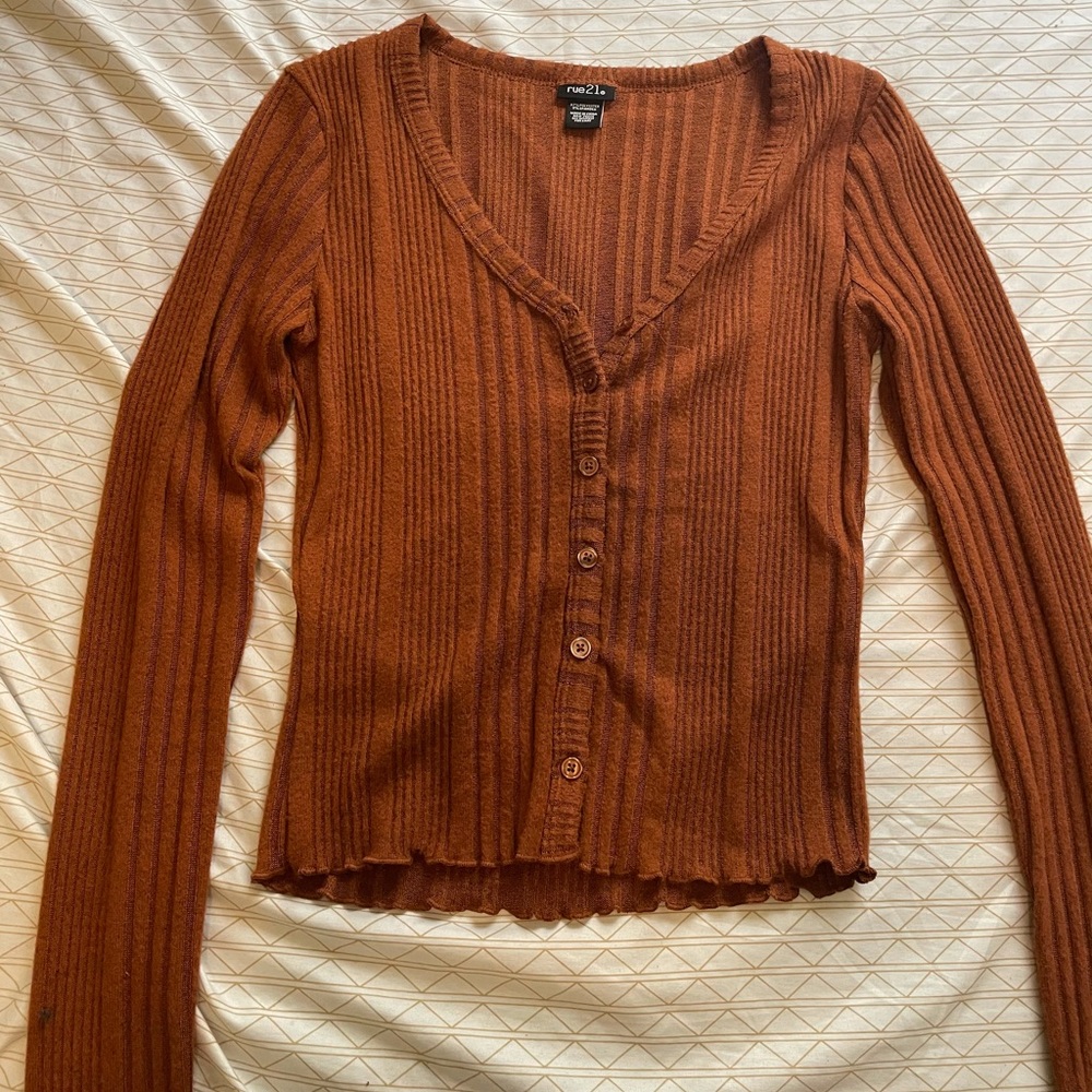 Ribbed long sleeve button up